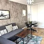 Charmant Appartement Parisien